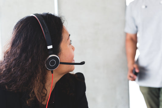 Describe the video for customers using screen readers